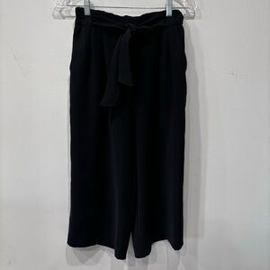 Lululemon Wide Leg Tie Waist Cropped Pants Women’s Size 6